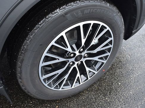 New 2026 Ford Escape SE FWD image 11