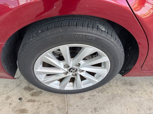 Used 2021 Toyota Camry LE FWD image 9