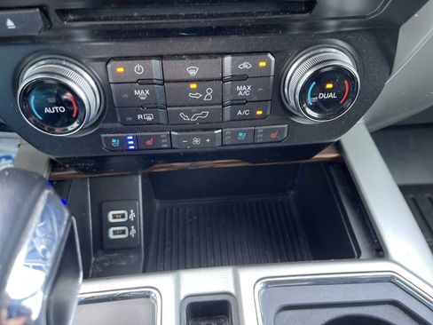 Used 2018 Ford F150 Lariat w/ Equipment Group 502A Luxury image 28