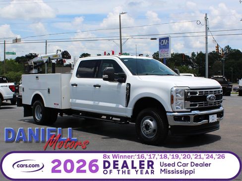 Used 2025 Ford F350 XLT AWD/4WD image 1