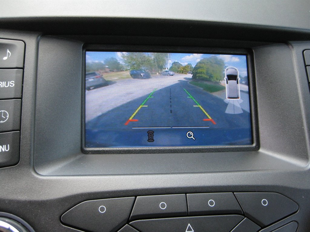 Used 2016 Ford Edge SEL AWD/4WD image 24
