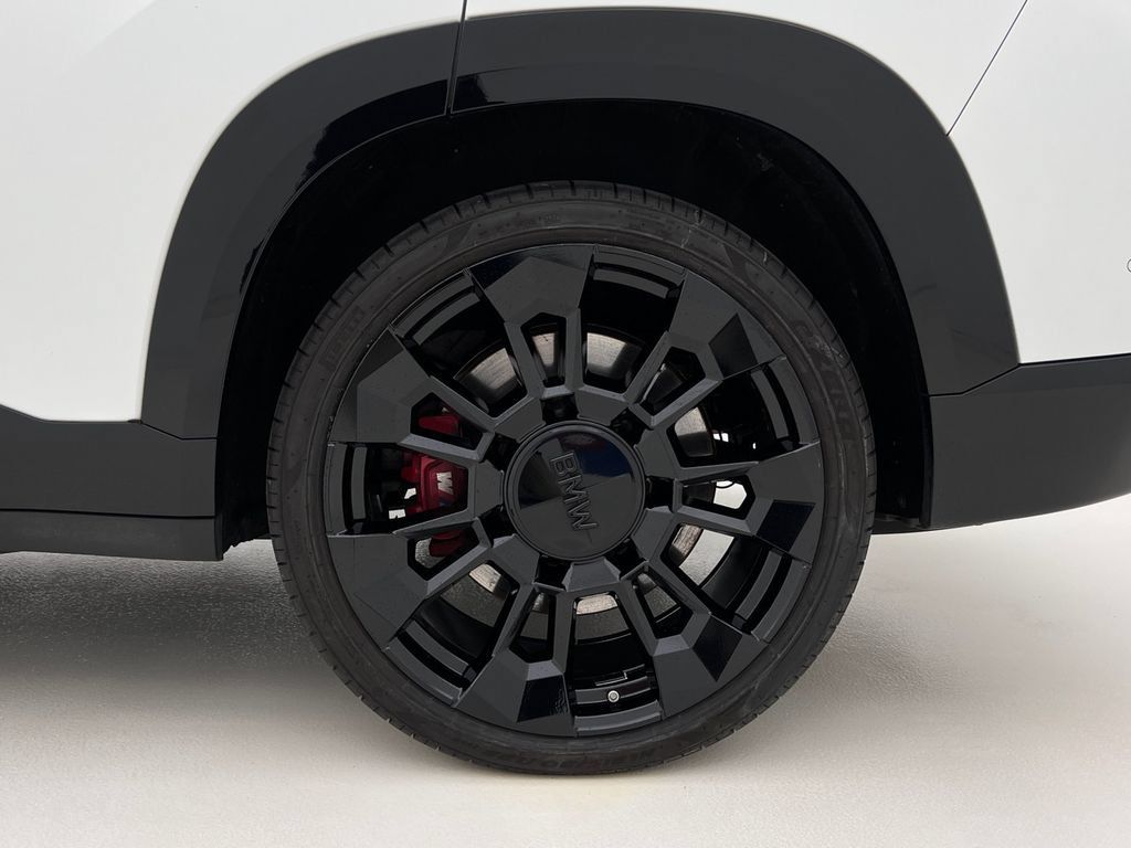Certified 2023 BMW XM AWD/4WD image 28