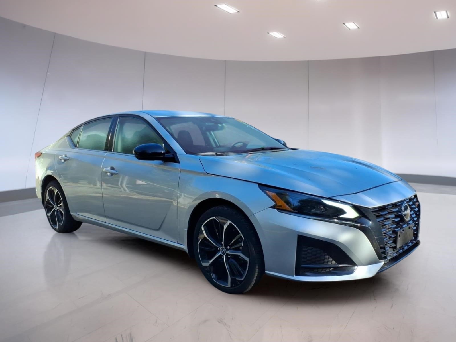 Used 2024 Nissan Altima 2.5 SR AWD/4WD image 1