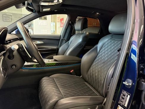 Used 2025 Genesis GV70 3.5T Sport w/ Sport Prestige Package AWD/4WD image 5