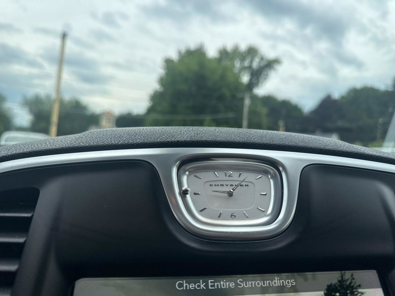 Used 2019 Chrysler 300 Limited AWD/4WD image 35