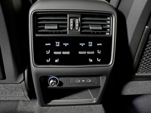 Used 2026 Porsche Cayenne S AWD/4WD image 36