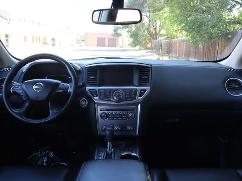Used 2019 Nissan Pathfinder SL AWD/4WD image 16