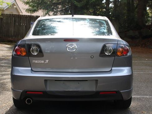 Used 2004 MAZDA MAZDA3 s FWD image 10