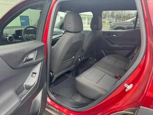 Used 2025 Chevrolet Equinox LT w/ Safety and Technology Package image 10