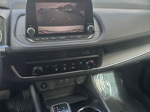 Used 2024 Nissan Rogue S image 13