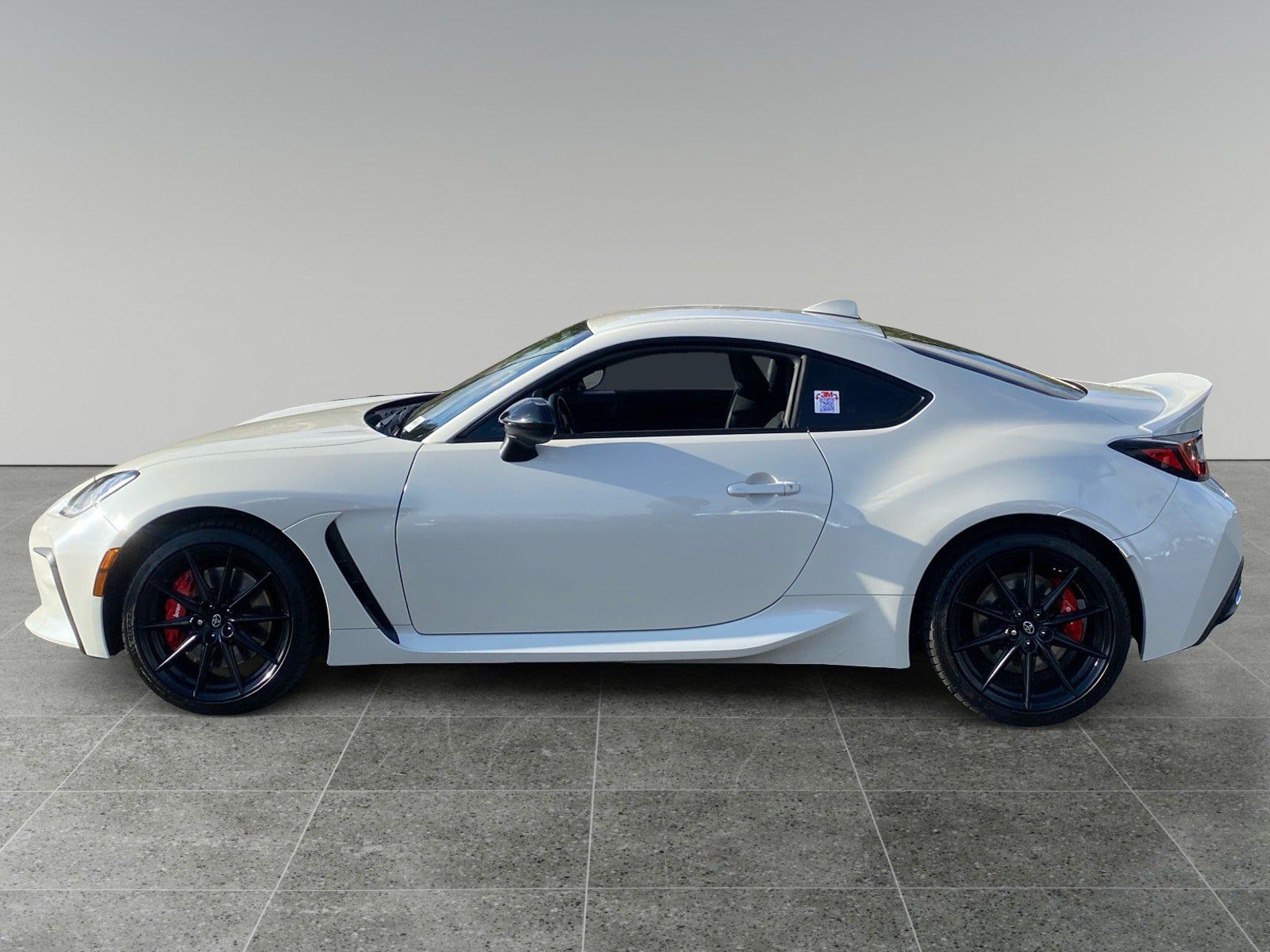 Used 2025 Toyota GR86 Premium w/ Performance Package RWD image 2