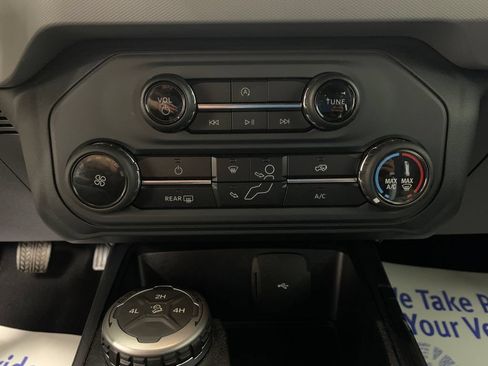 Used 2022 Ford Bronco 2-Door AWD/4WD image 26