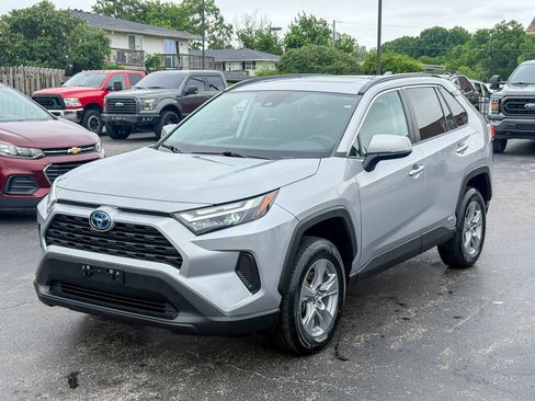 Used 2022 Toyota RAV4 XLE w/ Convenience Package AWD/4WD image 7