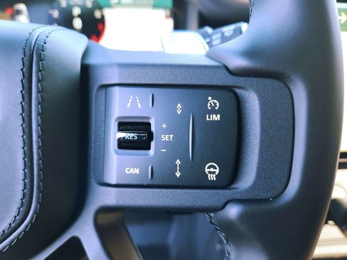 New 2026 Land Rover Defender 110 OCTA image 18