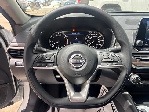 New 2026 Nissan Altima 2.5 SV AWD/4WD image 12