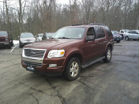 Used 2009 Ford Explorer XLT image 1