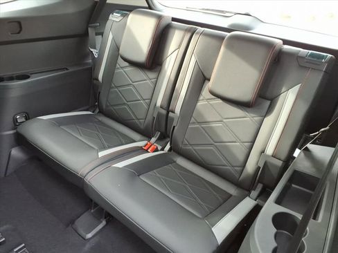 New 2026 Volkswagen Atlas Peak Edition image 31