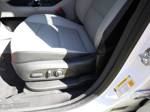 New 2024 GMC Terrain SLT image 16