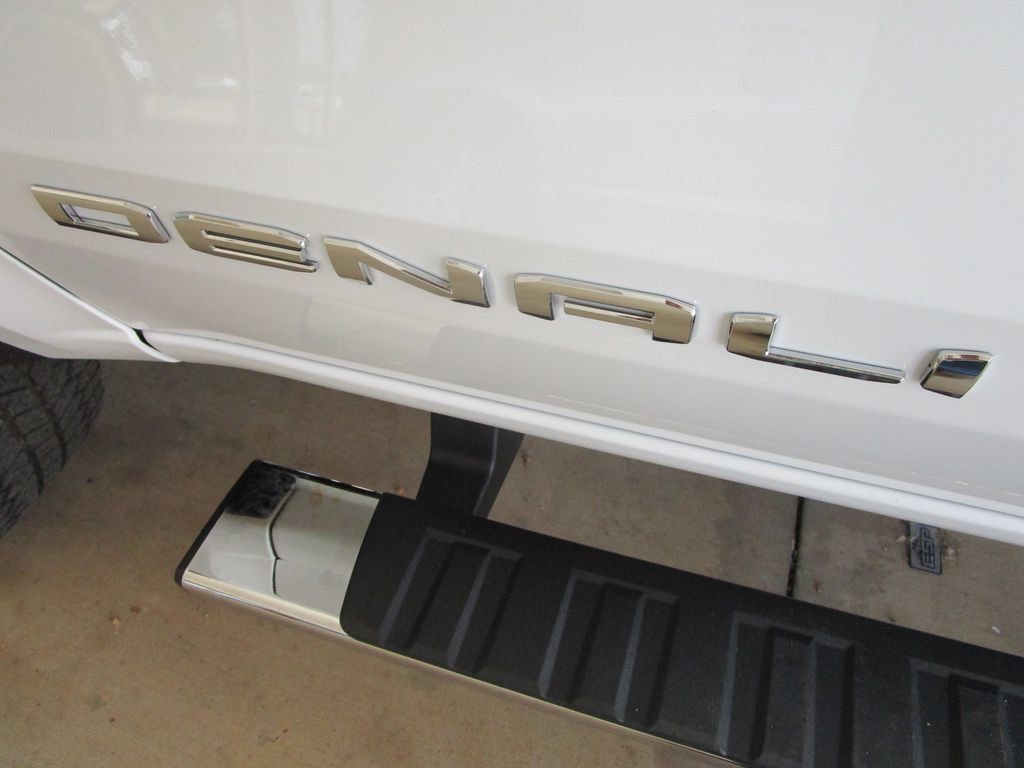 Used 2024 GMC Canyon Denali AWD/4WD image 21
