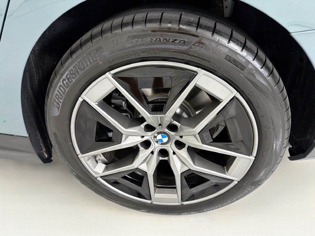 Used 2026 BMW i5 eDrive40 w/ Premium Package AWD/4WD image 30