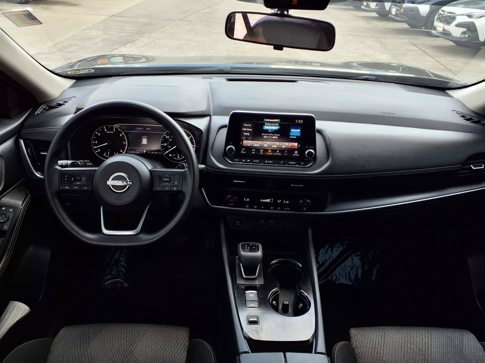 Used 2024 Nissan Rogue SV FWD image 4