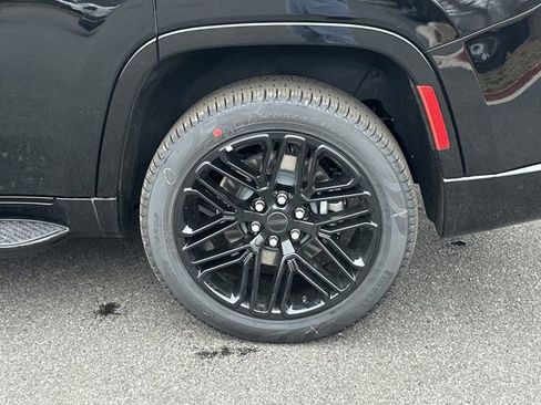 New 2025 Jeep Wagoneer Series II w/ Premium Group I image 25