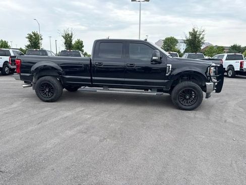 Used 2019 Ford F250 4x4 Crew Cab Super Duty image 2