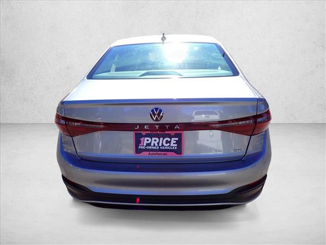 Used 2025 Volkswagen Jetta SE FWD image 3