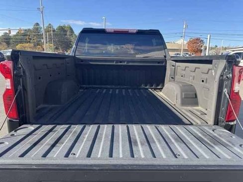 Used 2022 Chevrolet Silverado 1500 LT image 11