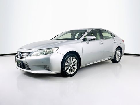 Used 2013 Lexus ES 300h w/ Luxury Pkg FWD image 3