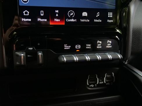 Used 2023 RAM 2500 Laramie AWD/4WD image 17
