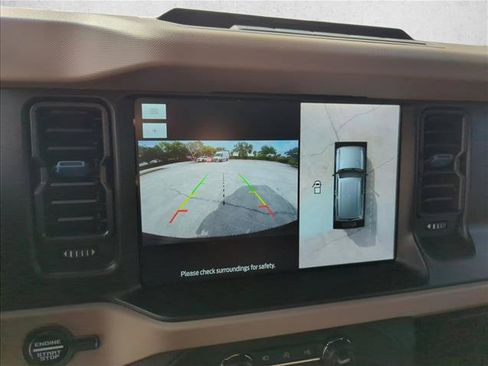 Used 2023 Ford Bronco Wildtrak AWD/4WD image 12
