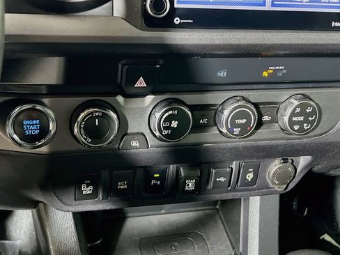 Certified 2020 Toyota Tacoma TRD Off-Road w/ Technology Package AWD/4WD image 14