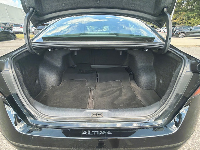 Used 2025 Nissan Altima 2.5 SV FWD image 18