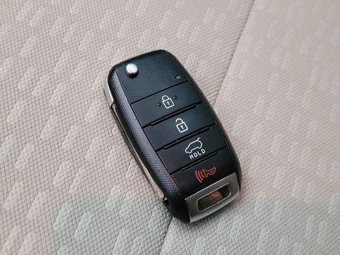 Used 2020 Kia Sorento LX FWD image 32