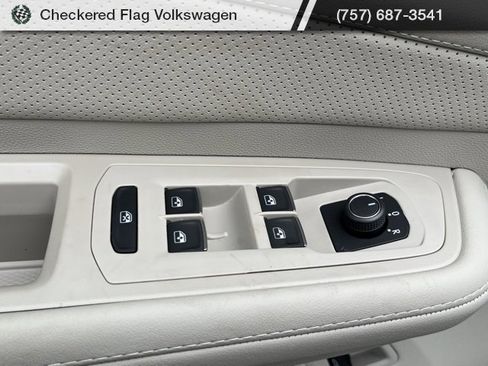 New 2026 Volkswagen Atlas SE image 16