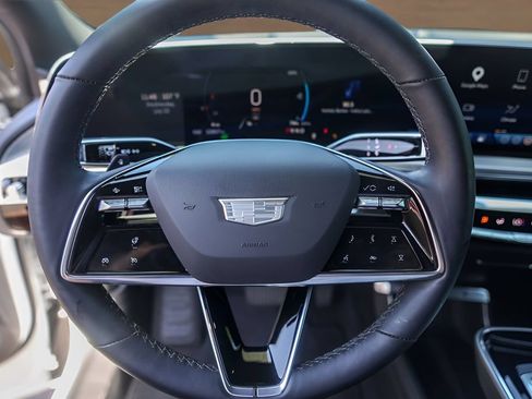 Certified 2024 Cadillac Lyriq Luxury AWD/4WD image 11