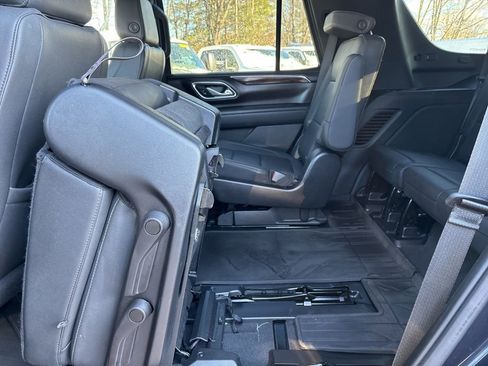 Used 2023 Chevrolet Tahoe LT w/ LT Signature Package image 32