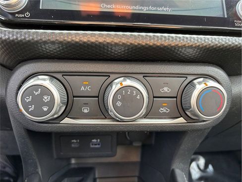 Used 2023 Nissan Kicks SV image 28