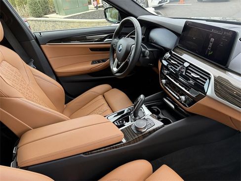 Certified 2023 BMW 530i xDrive w/ Convenience Package image 30