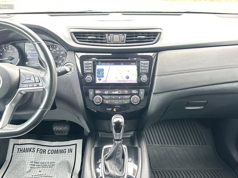 Used 2017 Nissan Rogue SL image 23