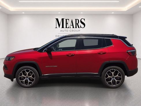 Used 2025 Jeep Compass Limited AWD/4WD image 2