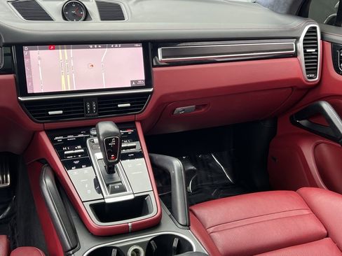 Used 2021 Porsche Cayenne GTS w/ Premium Package Plus image 27
