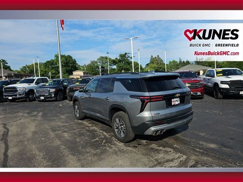 Used 2024 Chevrolet Traverse LT AWD/4WD image 8