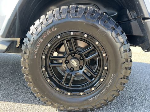 Used 2018 Jeep Wrangler Unlimited Rubicon AWD/4WD image 30