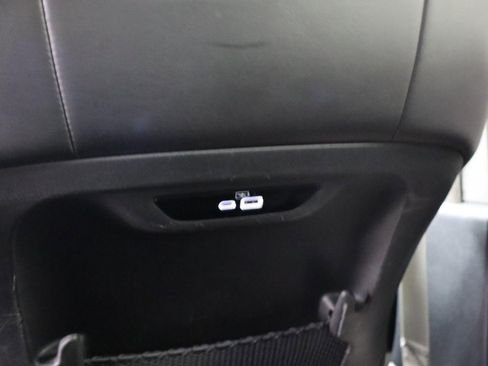 Used 2023 Chrysler Pacifica Touring-L FWD image 23