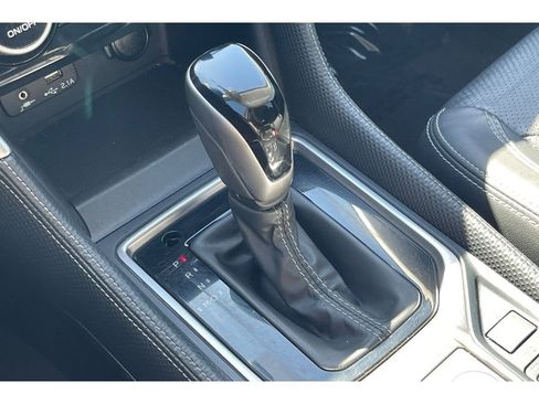 Certified 2021 Subaru Forester Limited image 32