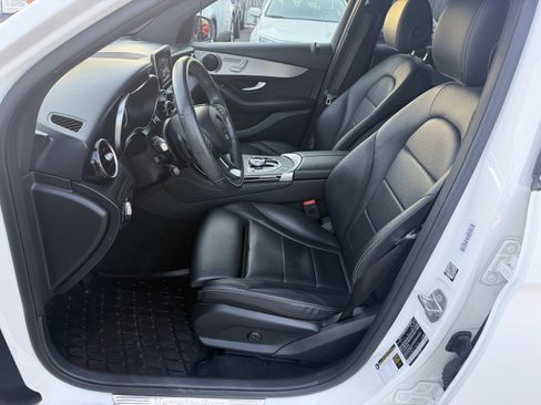 Used 2019 Mercedes-Benz GLC 300 image 10