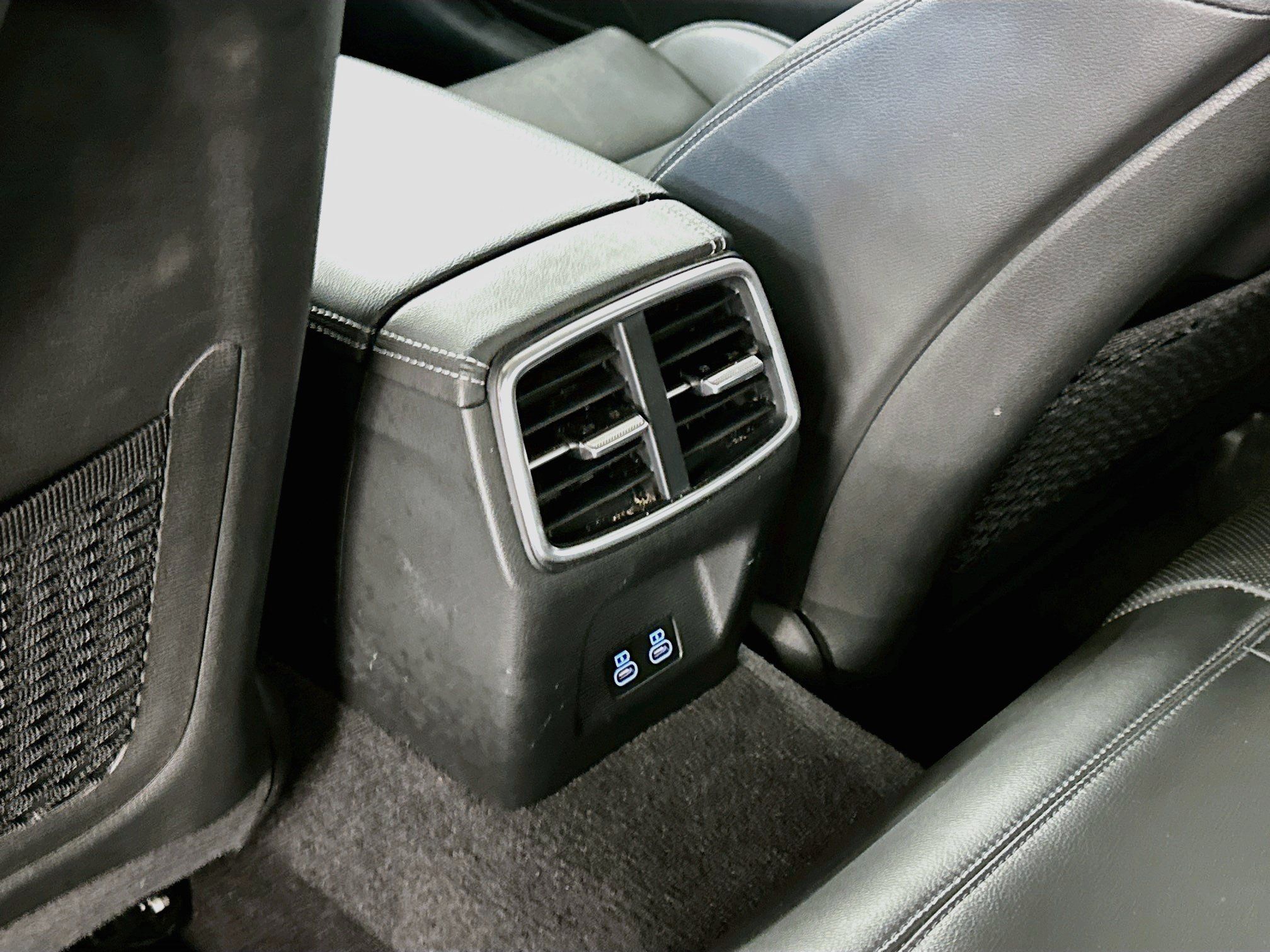 Used 2025 Genesis G70 2.5T AWD/4WD image 28