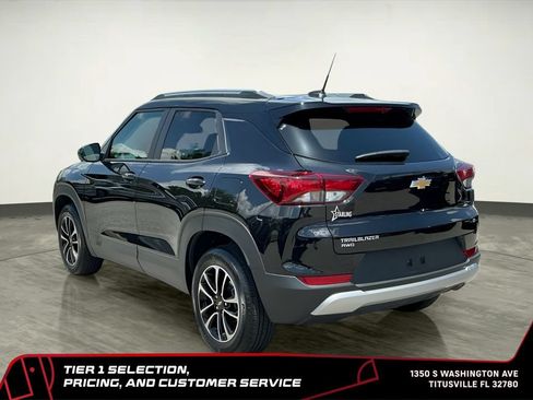 Used 2025 Chevrolet TrailBlazer LT AWD/4WD image 4